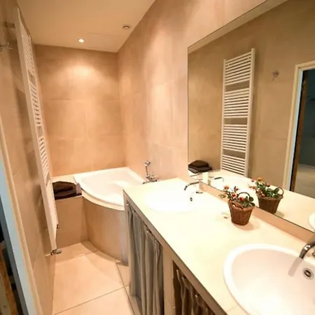 4p Elegant Flat, Vieux Lille, Carpark 里尔