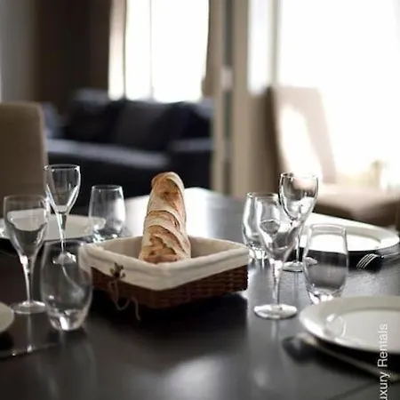 4p Elegant Flat, Vieux Lille, Carpark *