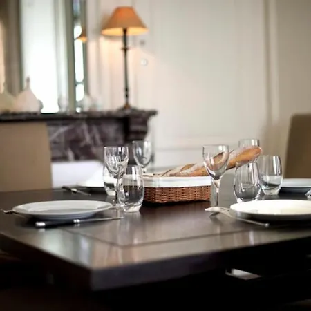 4p Elegant Flat, Vieux Lille, Carpark Apartment *